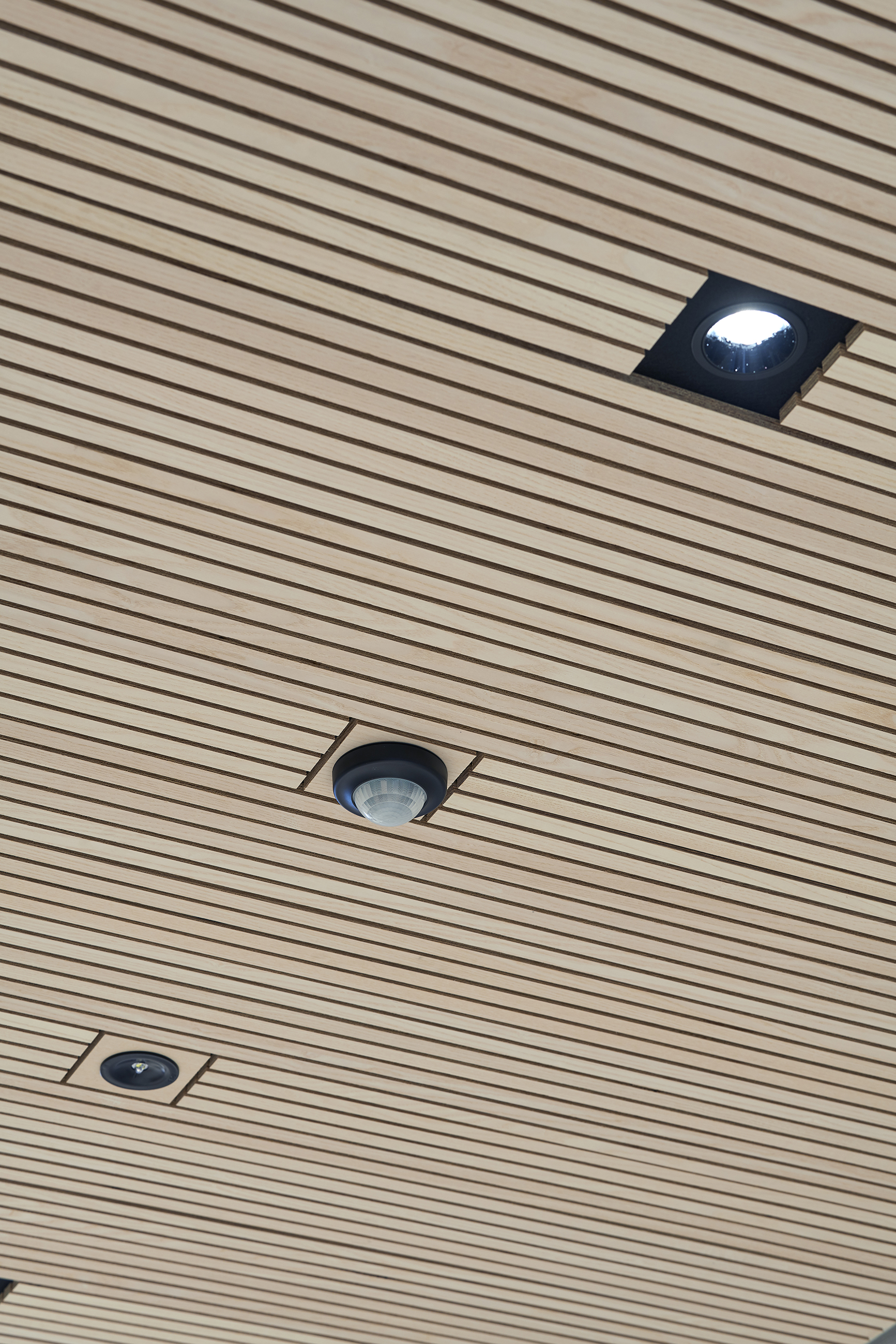 Stripe paneler på loft